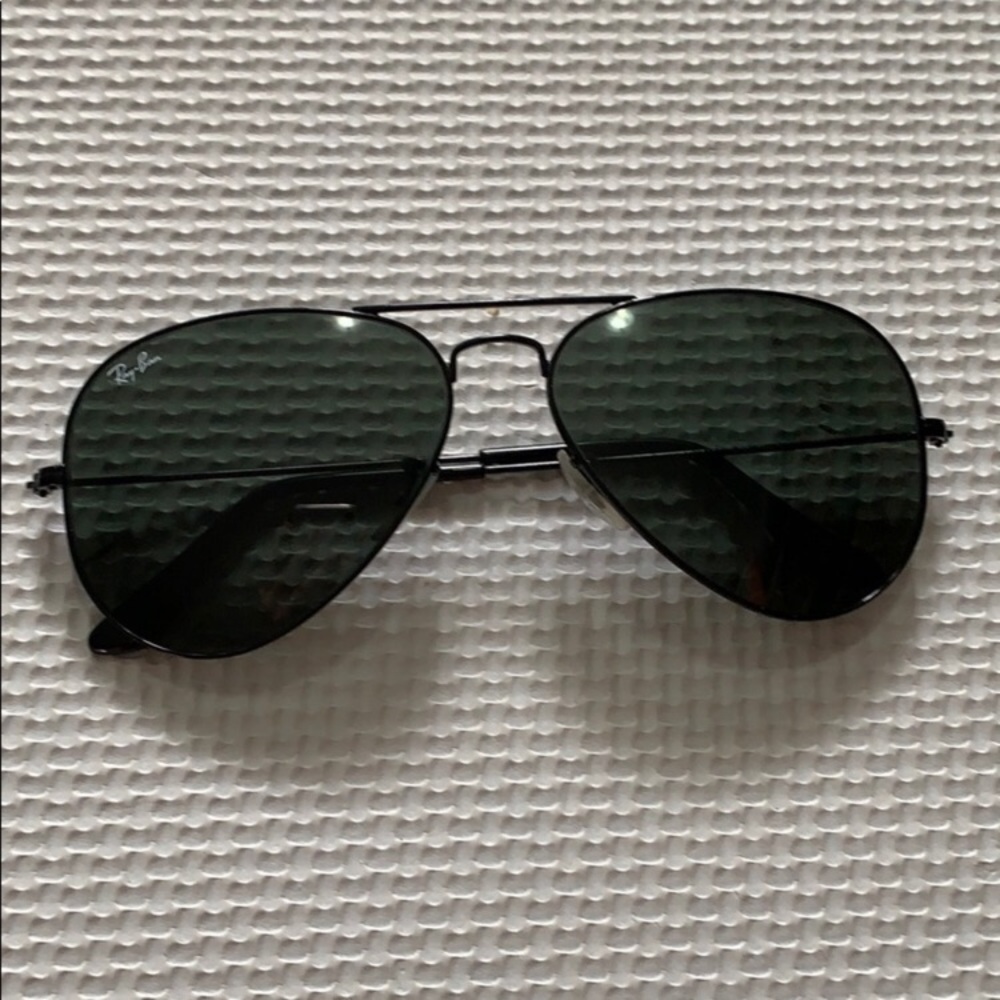EUC black authentic rayban aviator sunglasses 3025